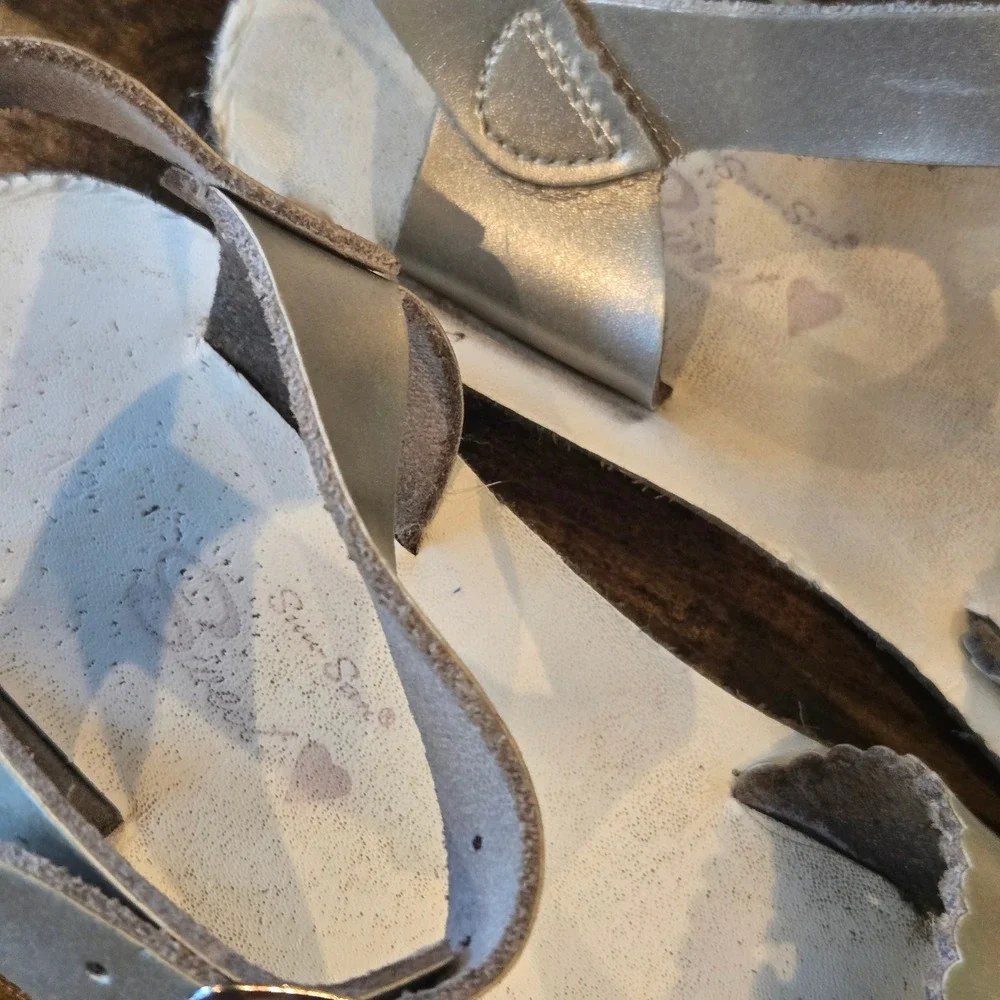 Sun-San Salt Water Sandals Sweetheart Silver Metallic Heart Girls Size 13c